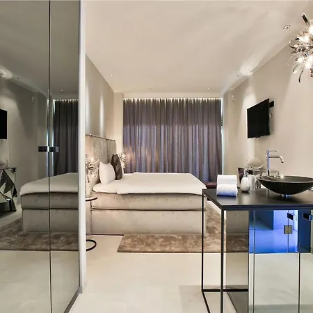 Exclusive On White Isle Villa