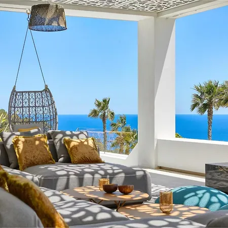 Exclusive On White Isle * El Estanyol